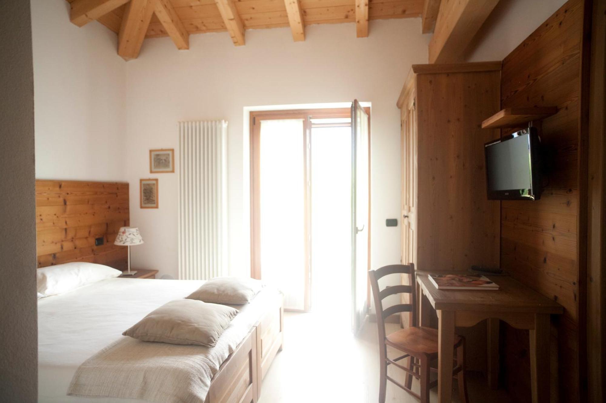 Cascina Borgofrancone Aparthotel Gera Lario Exterior photo
