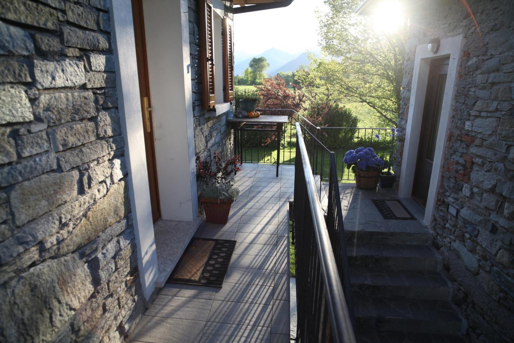 Cascina Borgofrancone Aparthotel Gera Lario Exterior photo